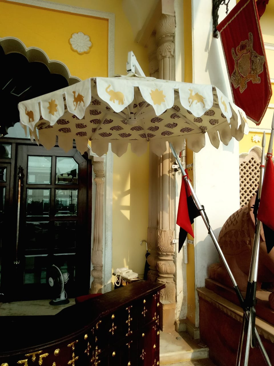 Traditional Decorative Side Pole Umbrella